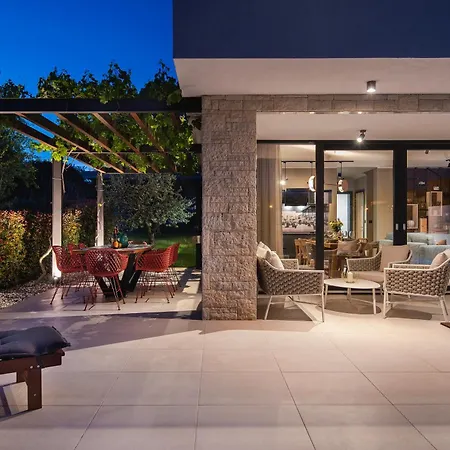 Maria Luisa 빌라 풀라