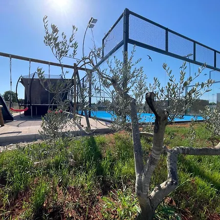 Vila Maria Luisa With Padel Court Pula